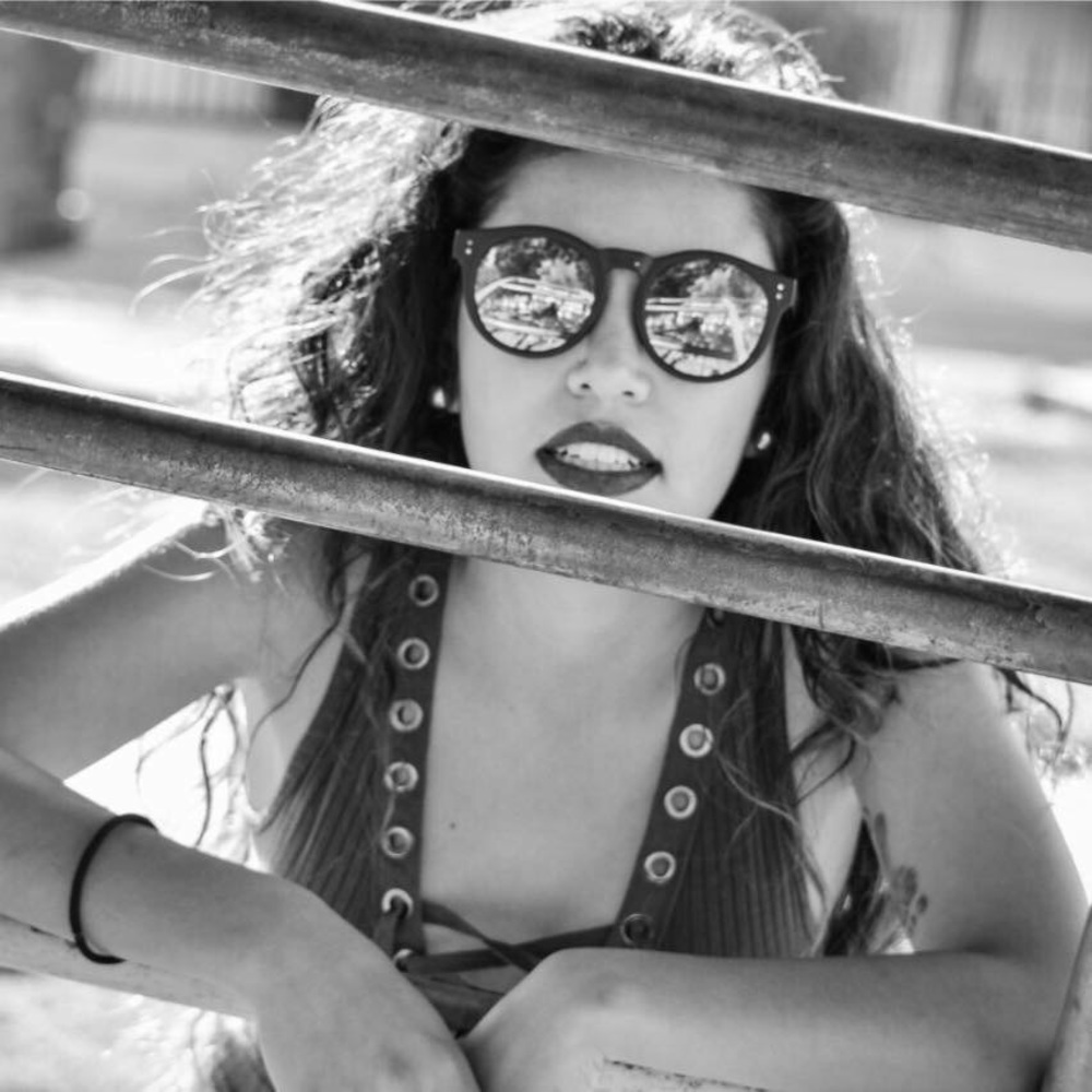 Meet your Posher, Gabriela